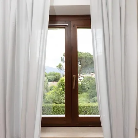 Leopoldo View Maccagno